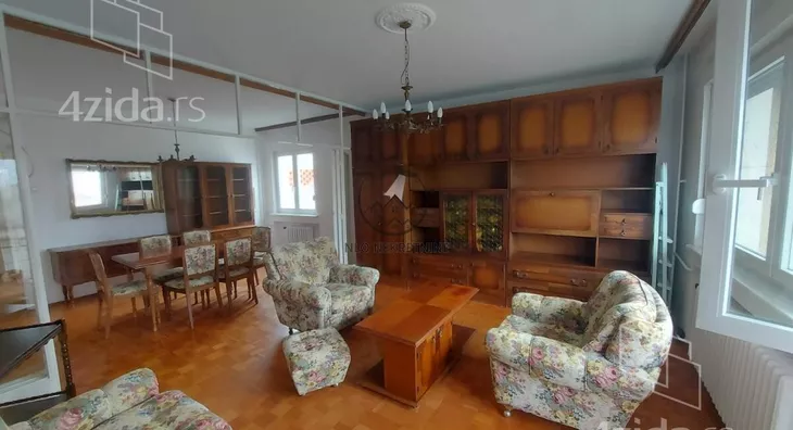 Troiposoban stan | 4zida