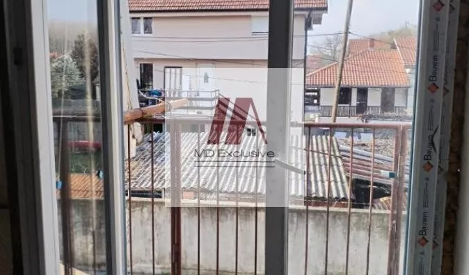 Šestosoban stan | 4zida