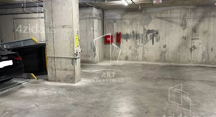 Garaža | 4zida