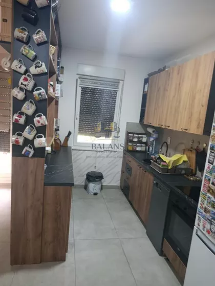 Stari Banovci | 4zida.rs