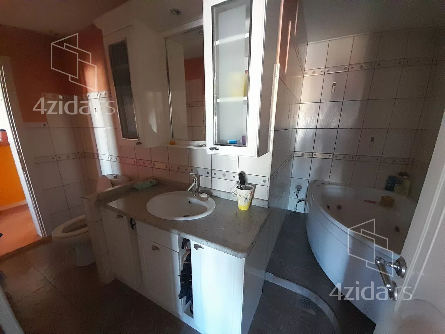 Petosoban stan | 4zida