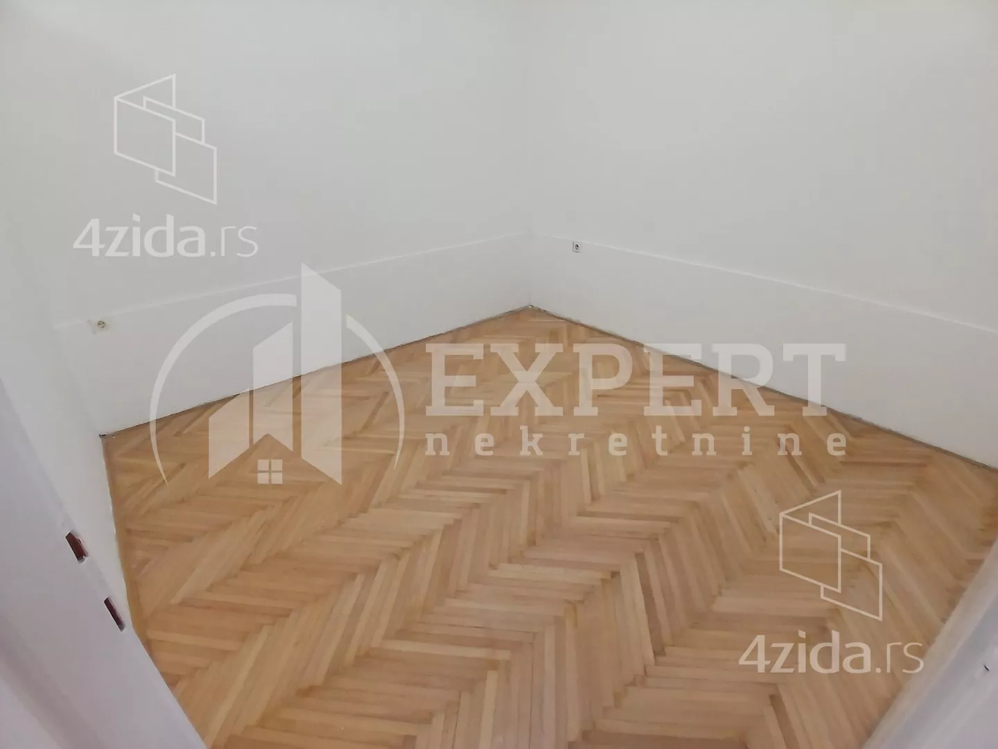 Lokal | 4zida