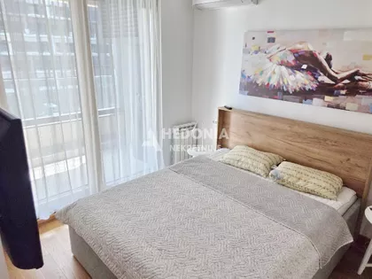 Tadije Sondermajera | 4zida.rs