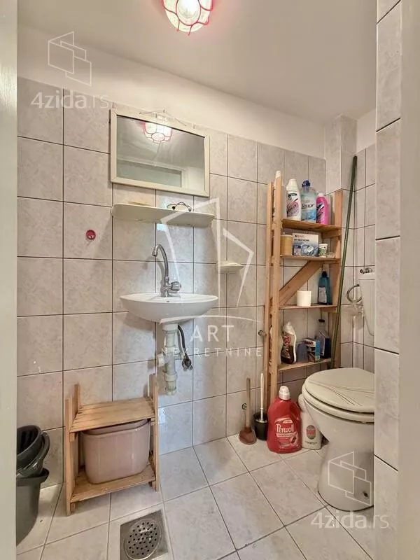 Petosoban stan | 4zida