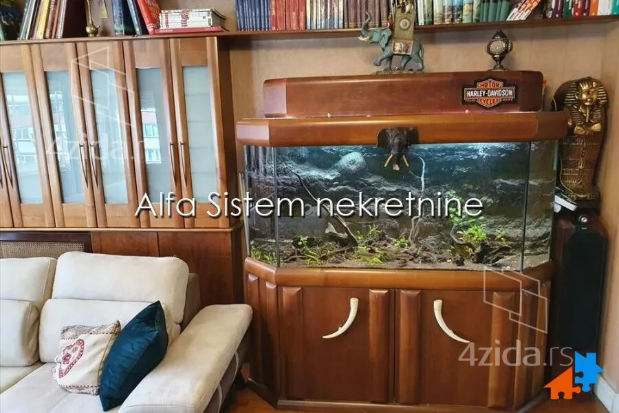 Petosoban stan | 4zida