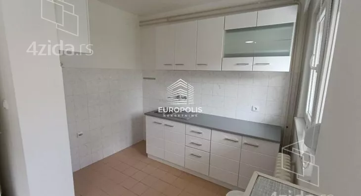 5-etažna kuća | 4zida