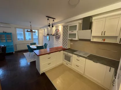 Prvomajska | 4zida.rs