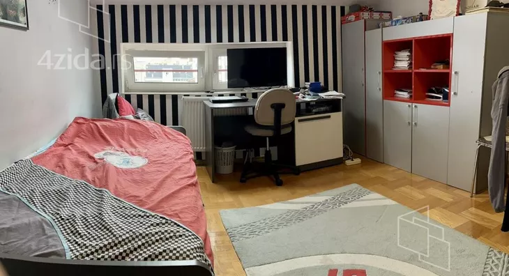 Četvoroiposoban stan | 4zida