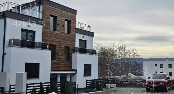 Troiposoban stan | 4zida