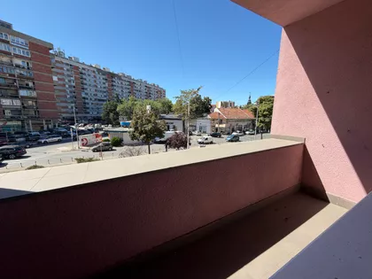 Trg Pavla Stojkovića | 4zida.rs