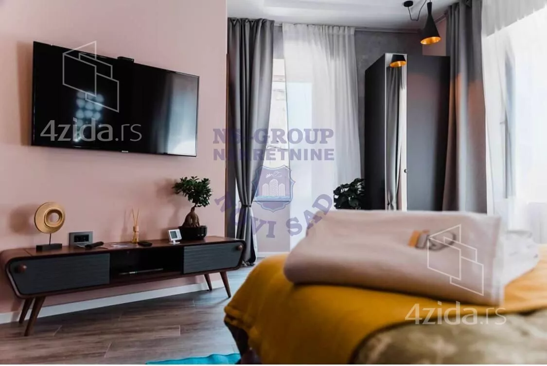 Šestosoban stan | 4zida