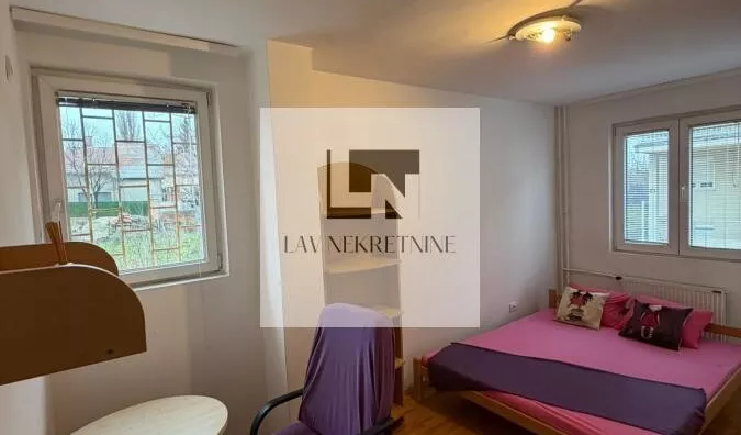 Šestosoban stan | 4zida