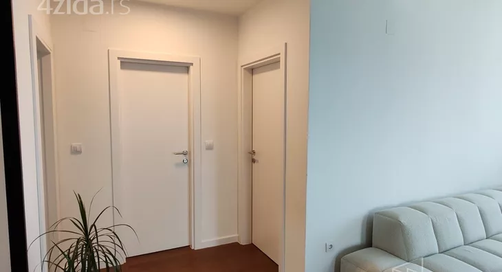 Četvoroiposoban stan | 4zida