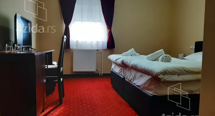 Poslovna zgrada | 4zida