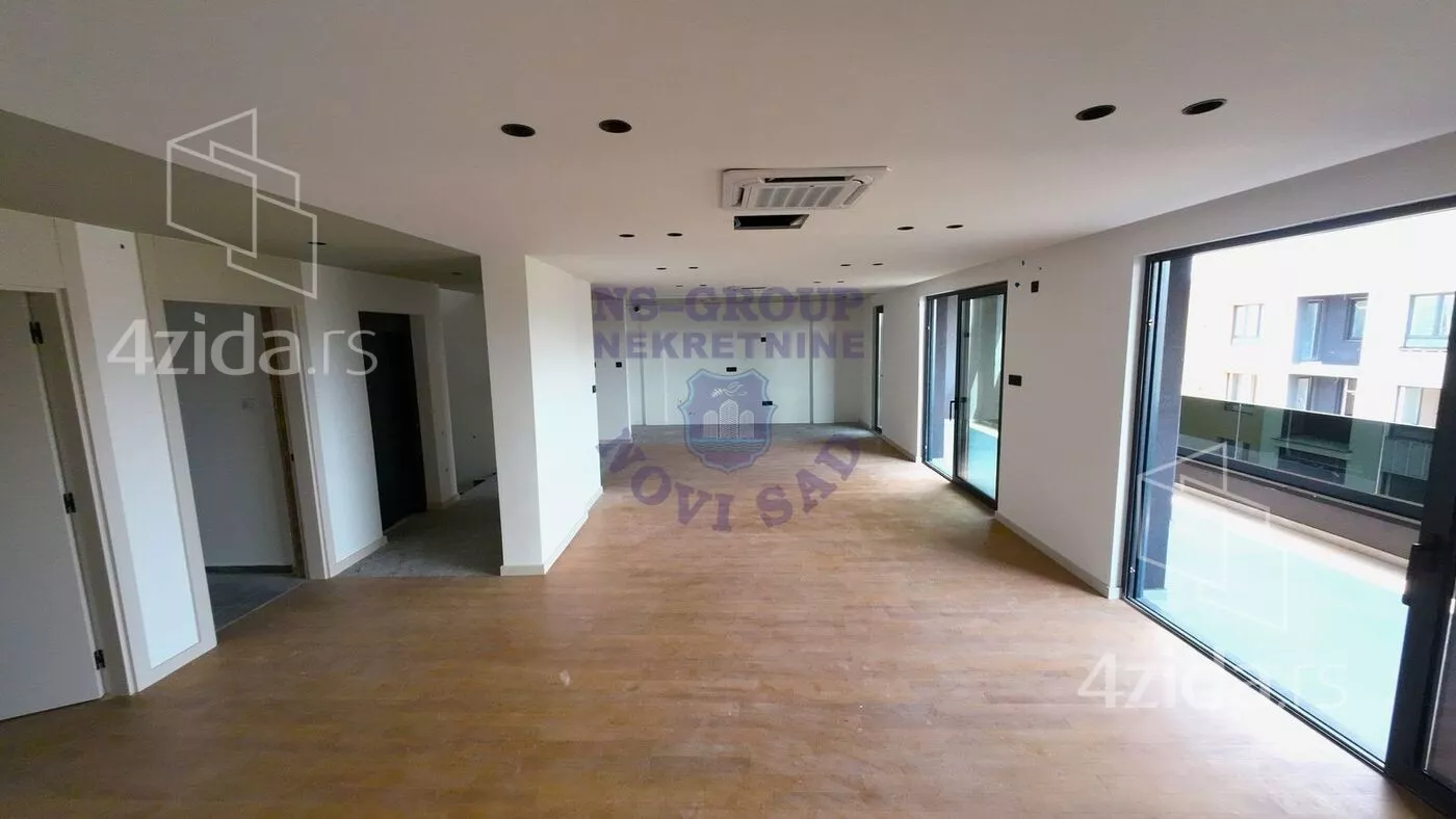 Sedmosoban stan | 4zida