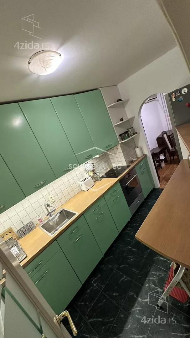 Četvorosoban stan | 4zida