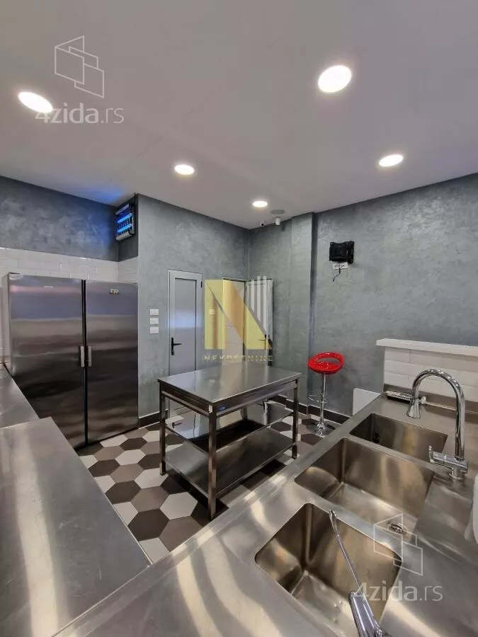 Poslovni prostor | 4zida