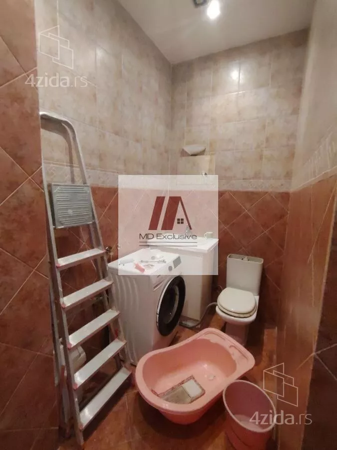 Šestosoban stan | 4zida