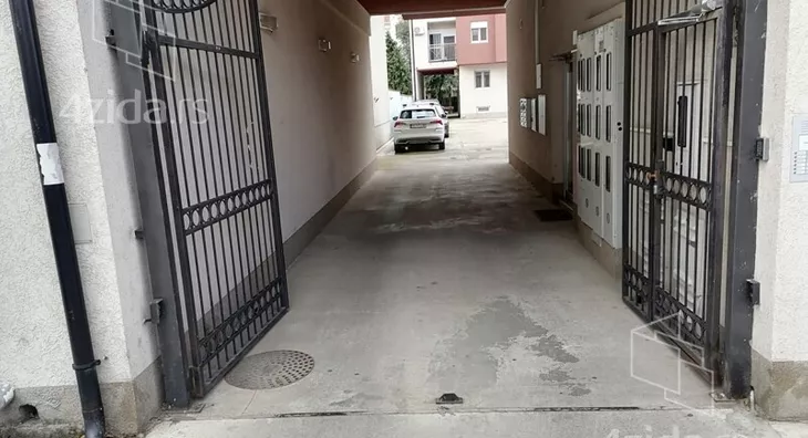 Parking | 4zida