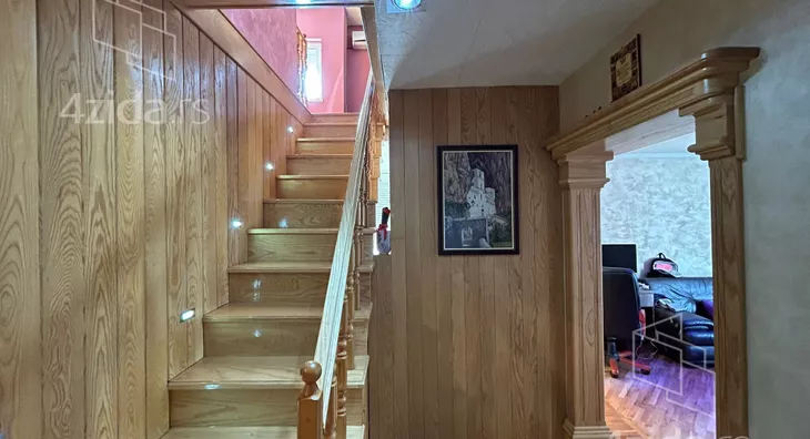 Četvoroiposoban stan | 4zida