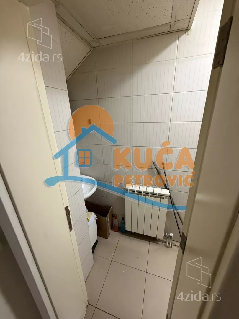 Lokal | 4zida