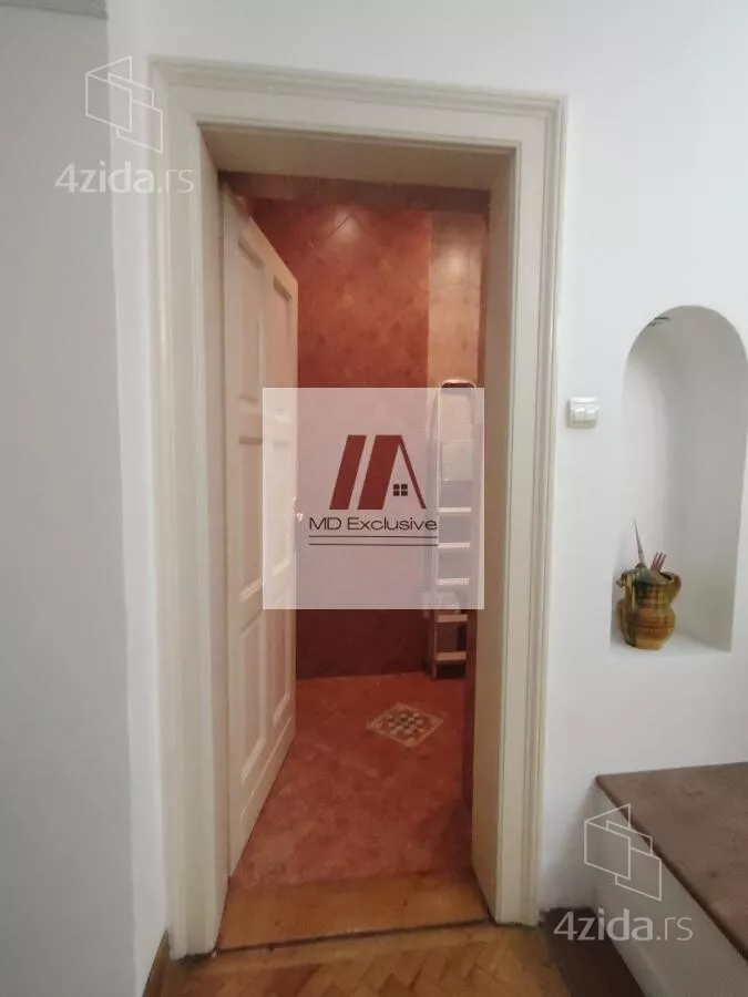 Šestosoban stan | 4zida