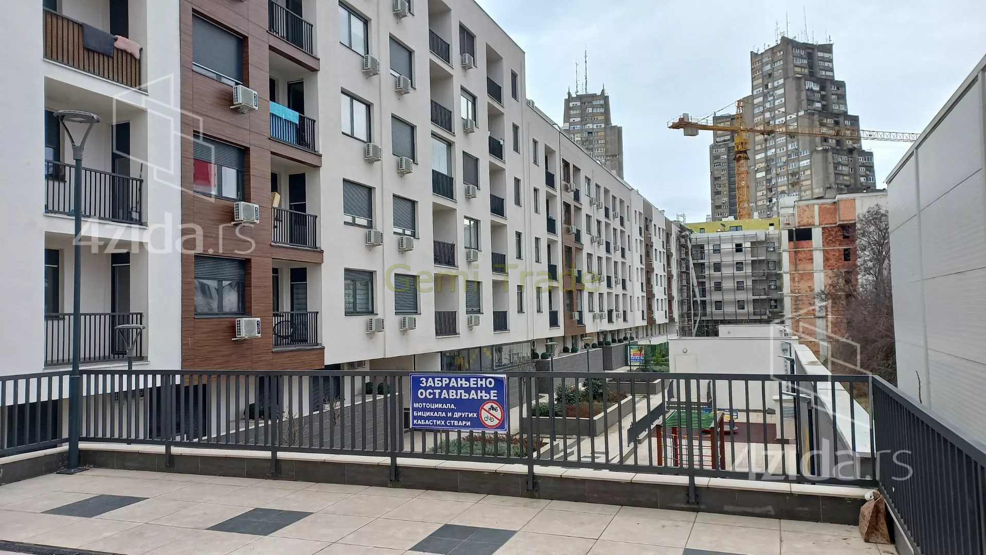 Jednoiposoban stan | 4zida