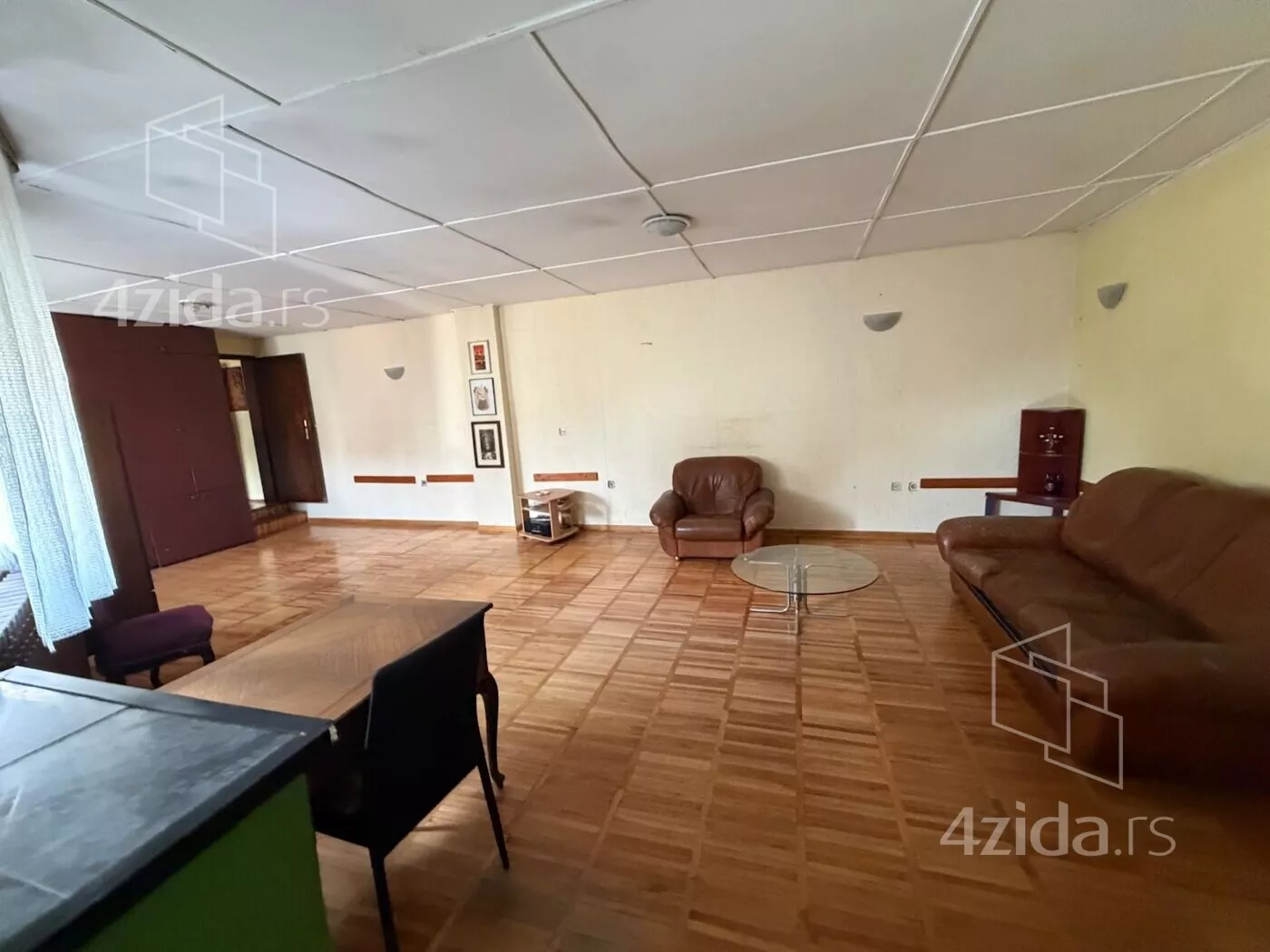 Četvoroiposoban stan | 4zida