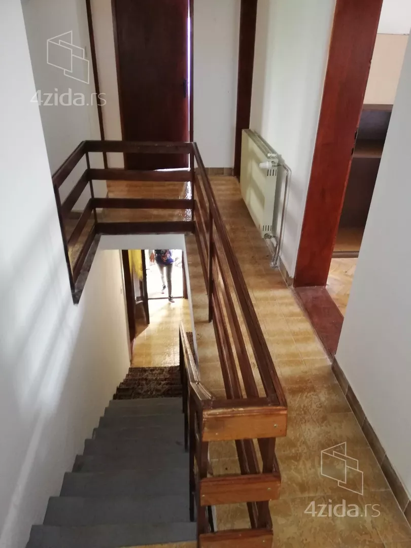 3-etažna kuća | 4zida