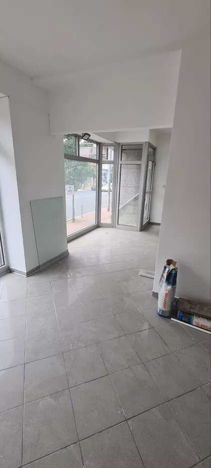 Crveni pevac | 4zida.rs