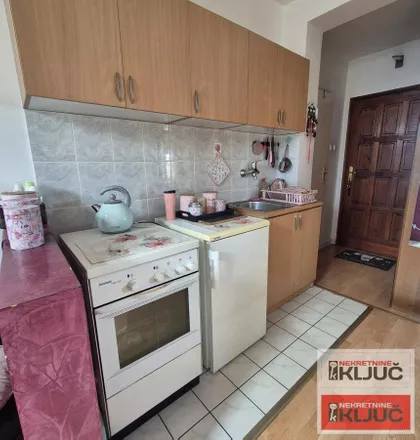 Novo Naselje | 4zida.rs