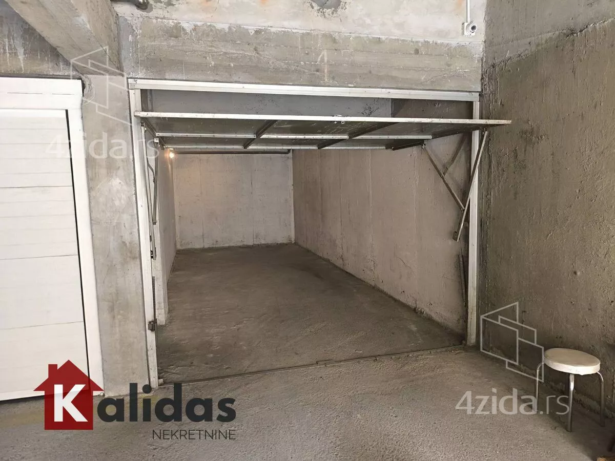 Garaža | 4zida