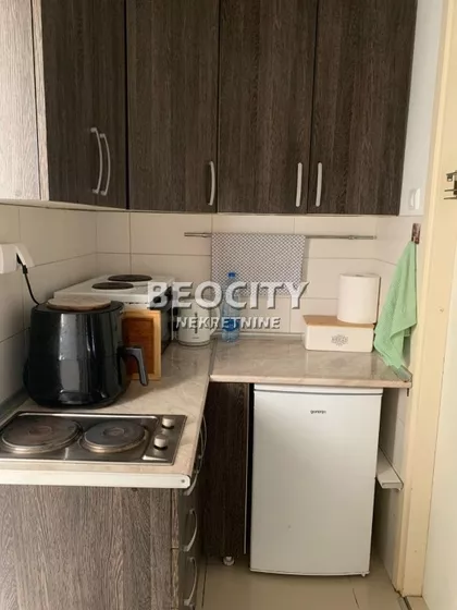 Balzakova | 4zida.rs