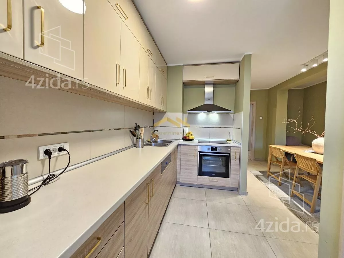 Troiposoban stan | 4zida