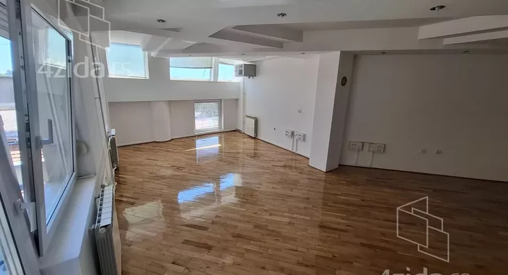 Šestosoban stan | 4zida