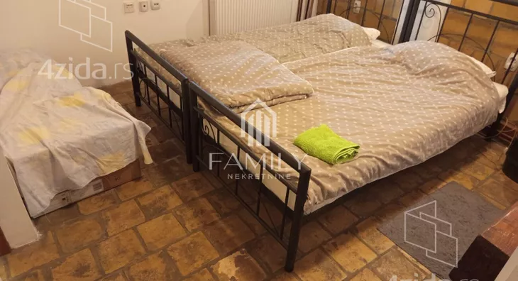 Četvoroiposoban stan | 4zida