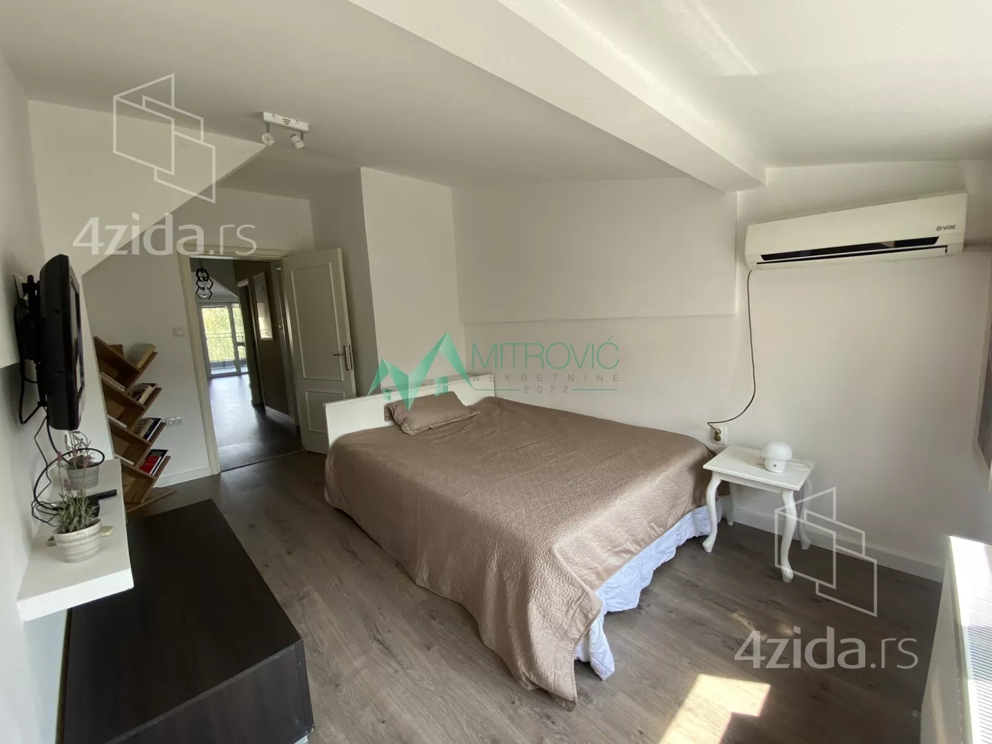 Četvoroiposoban stan | 4zida