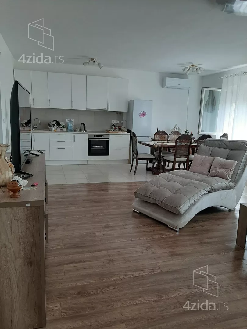 5-etažna kuća | 4zida