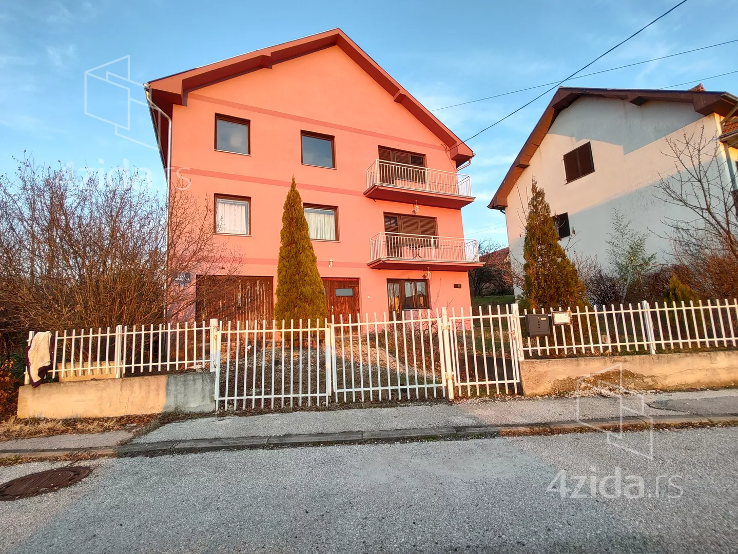 3-etažna kuća | 4zida