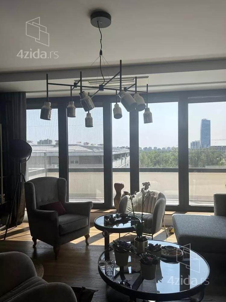 Petosoban stan | 4zida