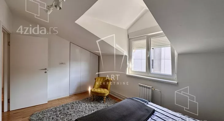 Šestosoban stan | 4zida