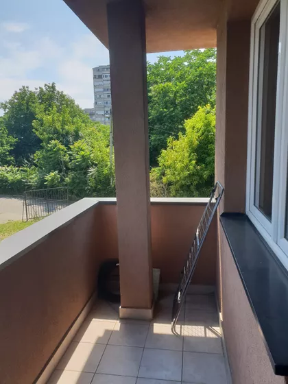 Braće Jerkovića 130a | 4zida.rs