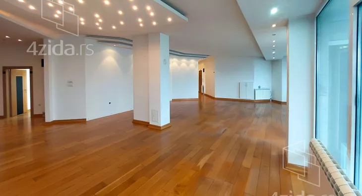 Petosoban stan | 4zida