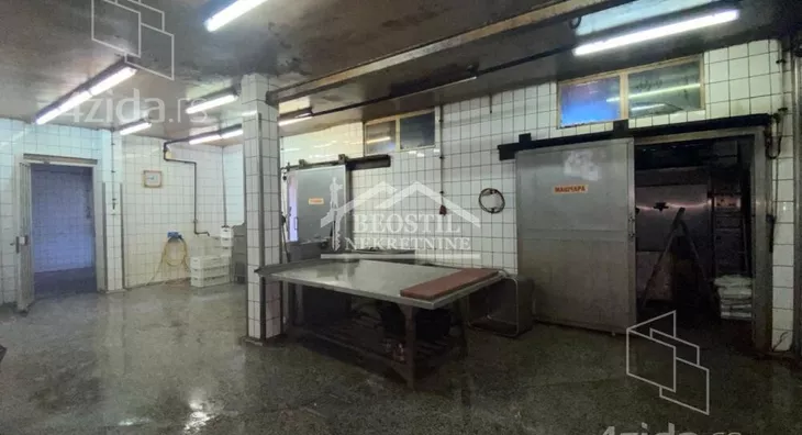 Poslovna zgrada | 4zida