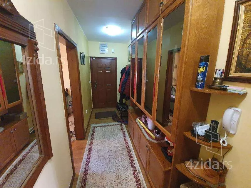 Petosoban stan | 4zida