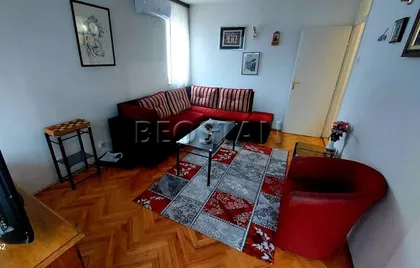 Nade Naumović | 4zida.rs