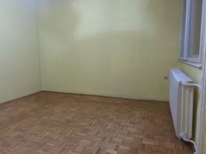 MARINE VELICKOVIC | 4zida.rs