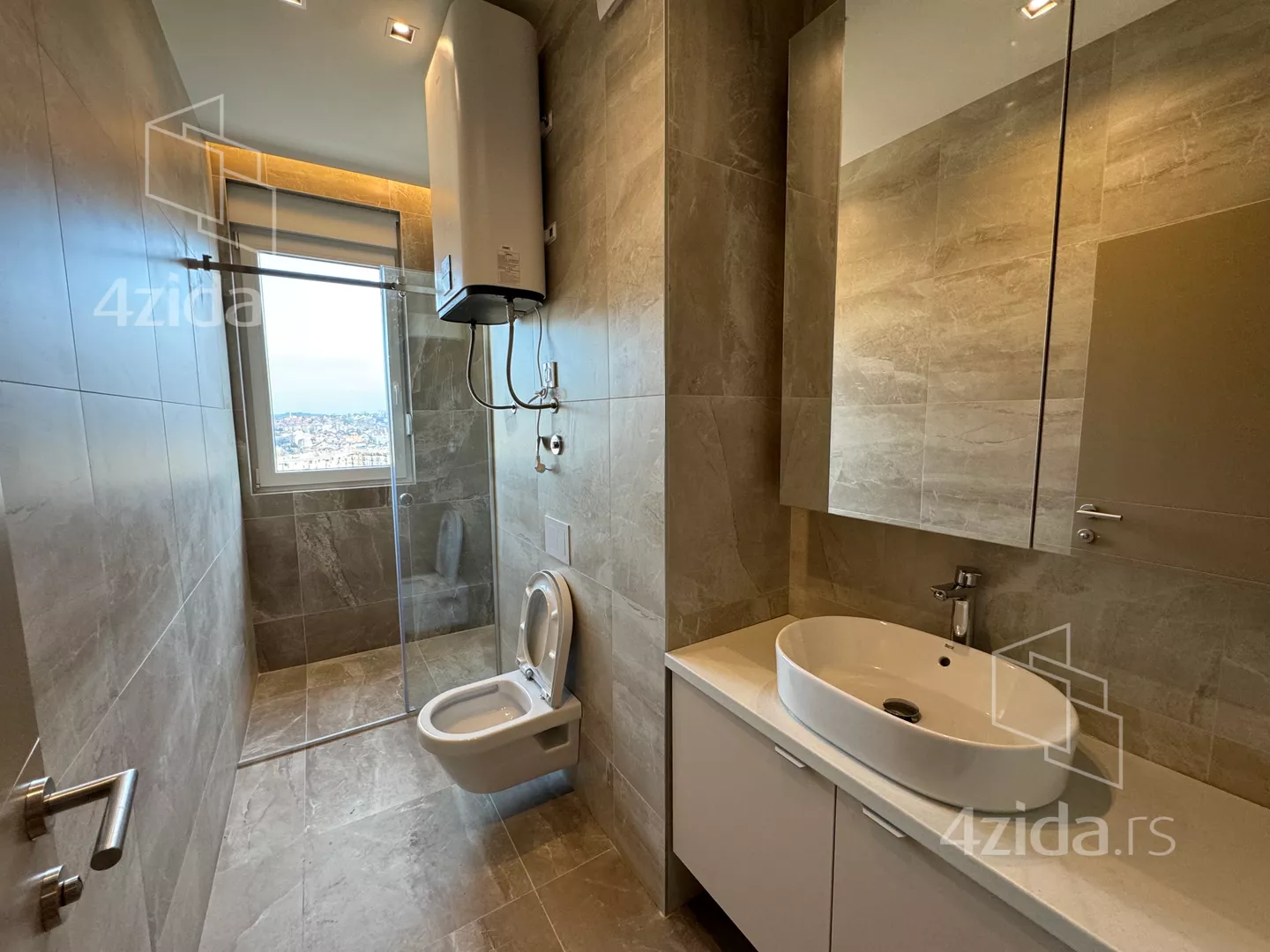 Petosoban stan | 4zida