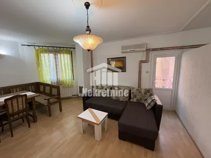 Milana Uzelca | 4zida.rs