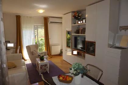 Učiteljsko Naselje | 4zida.rs